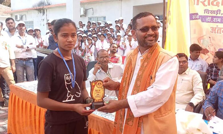 Amethi student won the university competition