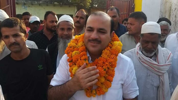Amroha MP visited his constituency, listened people's problems