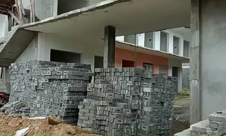 Amroha land mafias illegal building on highway