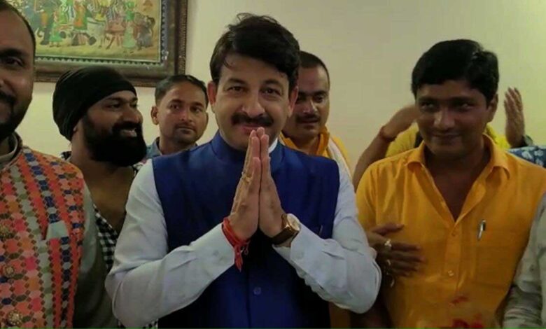 BJP MP Manoj Tiwari targeted Kejriwal in Deoria
