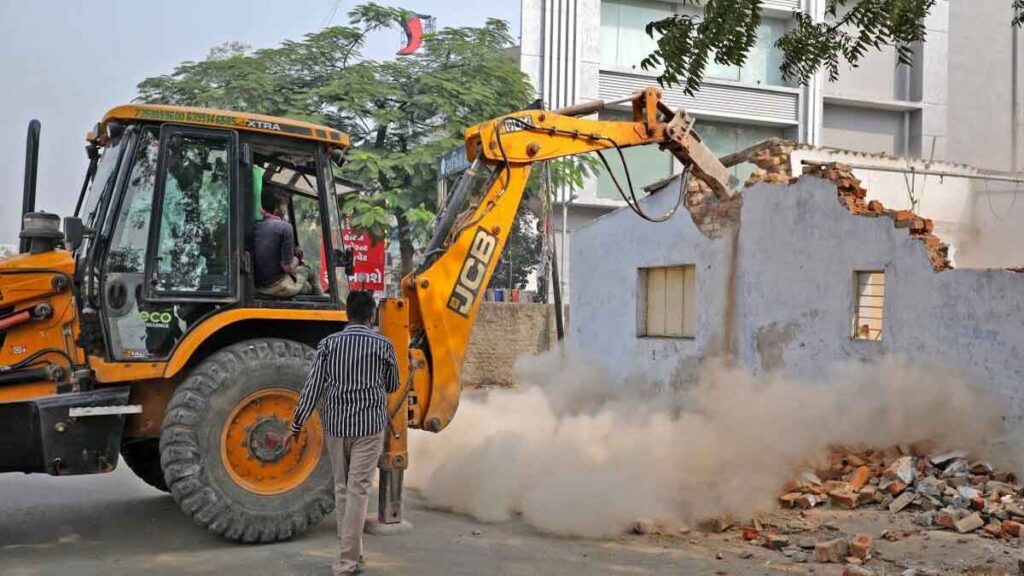 Babas bulldozer will now run in Sultanpur