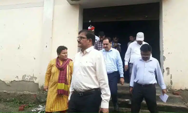 Bareilly DM inspected paddy purchasing centres