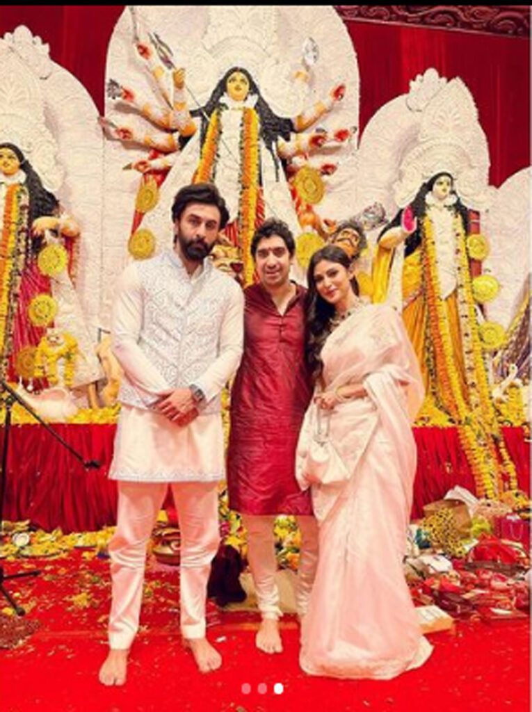 Mouni Roy celebrates Durga Puja with Ranbir Kapoor-Ayan Mukerji