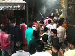 Fire breaks out in clothes shop in Sultanpur