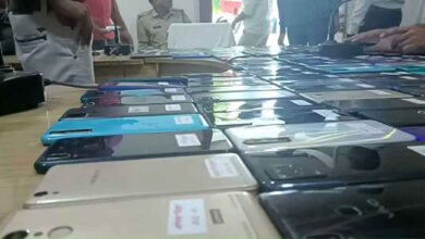 Hamirpur police recovered 175 mobiles and handed to their owners