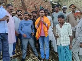 House collapsed in heavy rain in Sambhal social worker helped