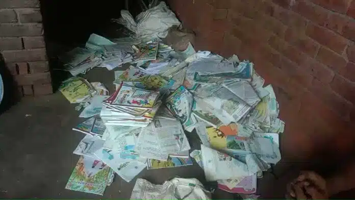 Kaushambi school cook sold school books to the scrap