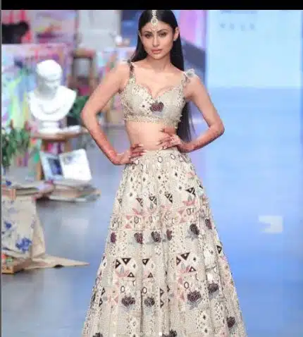 Mouni Roy wins everyone's heart at Lakme Fashion Week