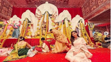 Mouni Roy celebrates Durga Puja with Ranbir Kapoor-Ayan Mukerji