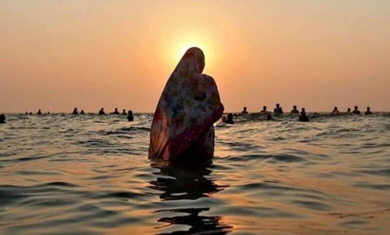 MCD started cleaning the ghats for Chhath