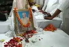 Purchase of Khadi clothes in Hamirpur on Gandhi Jayanti