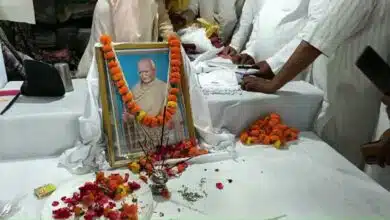 Purchase of Khadi clothes in Hamirpur on Gandhi Jayanti