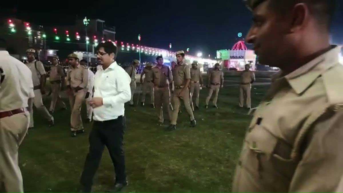 Ravana of 100 feet was burnt in Moradabad