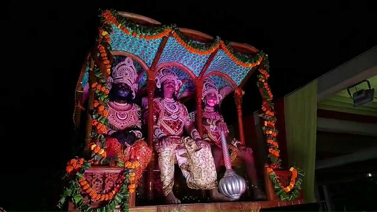 Ravana of 100 feet was burnt in Moradabad