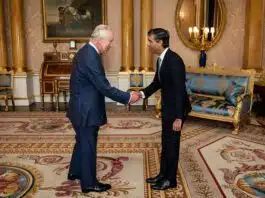 Rishi Sunak arrives at Buckingham Palace to meet King Charles