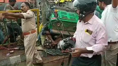 Speed havoc in Kanpur, truck auto collision, 2 injured