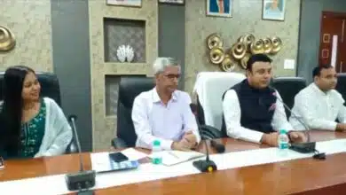 Zafar Islam and DM praised each other in Moradabad