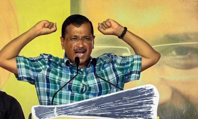 Ahead of AAP's Gujarat rally, BJP supporters tore Arvind Kejriwal's banners