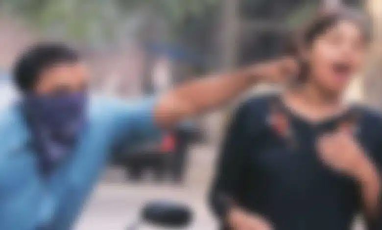 Delhi woman hospitalized after chain snatcher attack