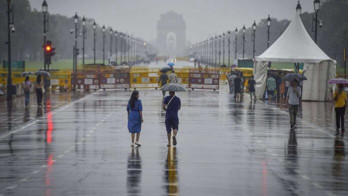 Continuous rain in Delhi today, more likely tomorrow