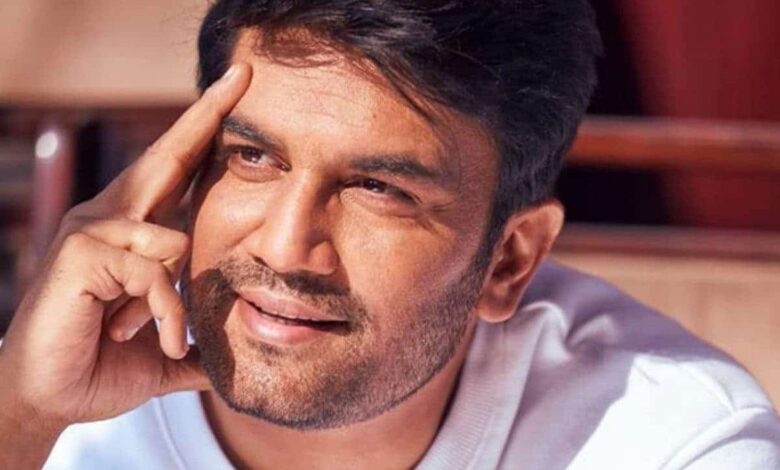 Sharad Kelkar is celebrating 46th birthday today