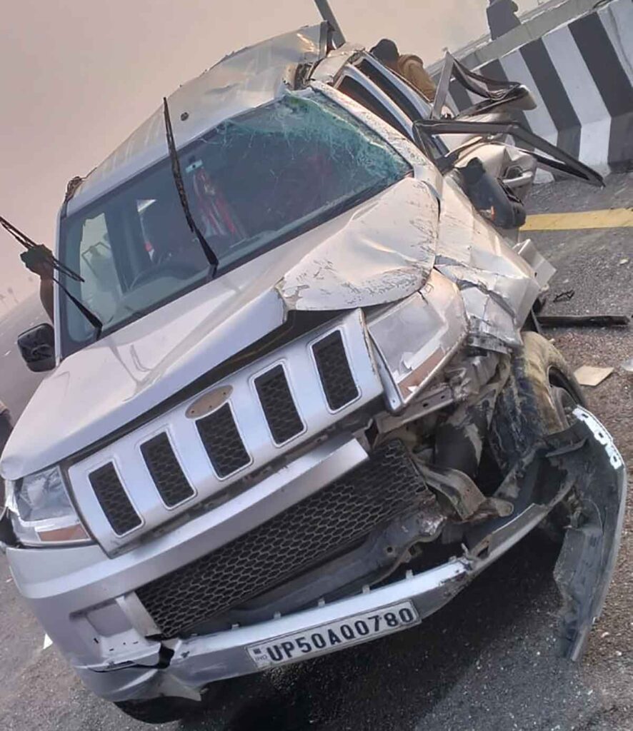 Accident on Purvanchal Expressway in Amethi