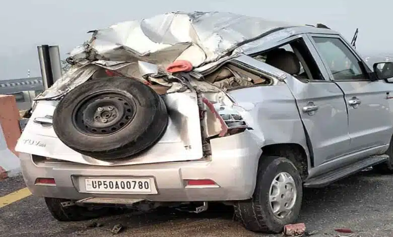 Accident on Purvanchal Expressway in Amethi
