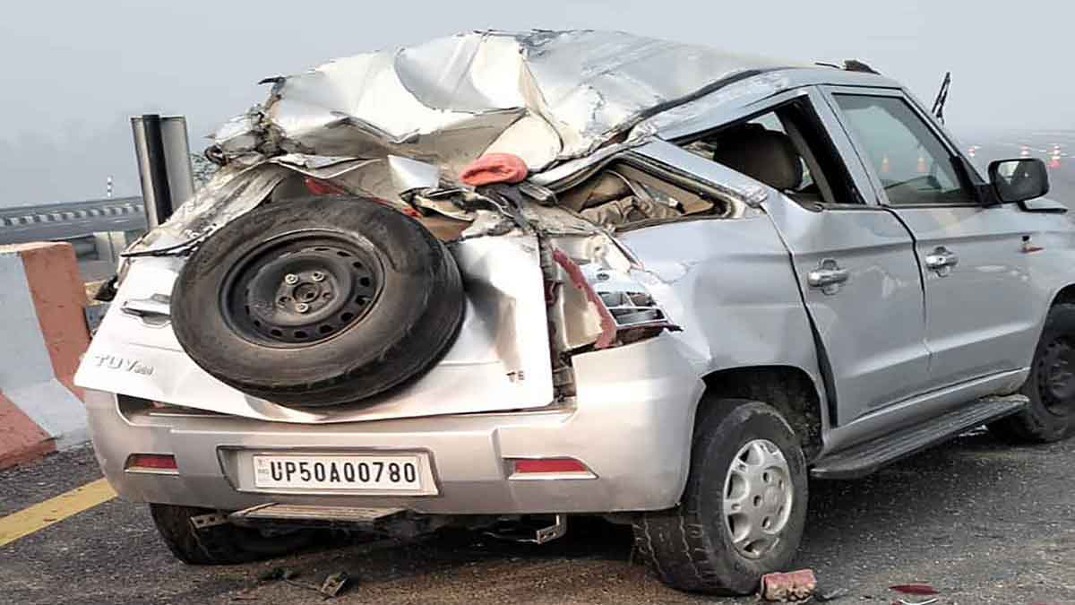 Accident on Purvanchal Expressway in Amethi