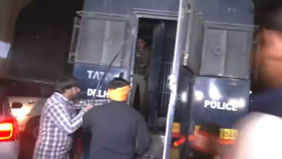 Shraddha Walker murder accused Poonawala's van attacked