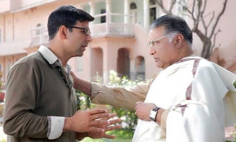 Akshay Kumar pays tribute to Vikram Gokhale