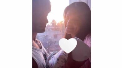 Bipasha and Karan share first picture with daughter Devi