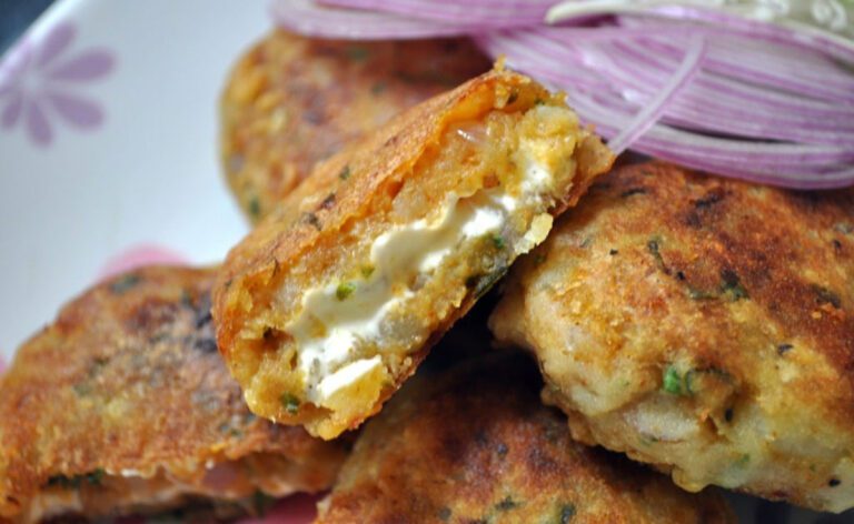 Dahi Kebab: अपने शाम के नाश्ते को और भी स्वादिष्ट बनाने के लिए दही कबाब बनाने के इन 5 तरीकों को आजमाना न भूलें