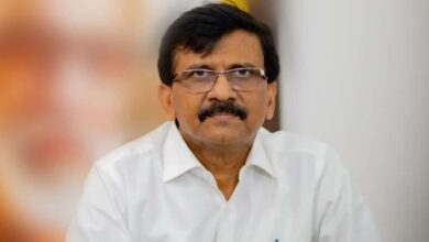 Sanjay Raut targets Shinde, BJP apologizes to Maharashtra