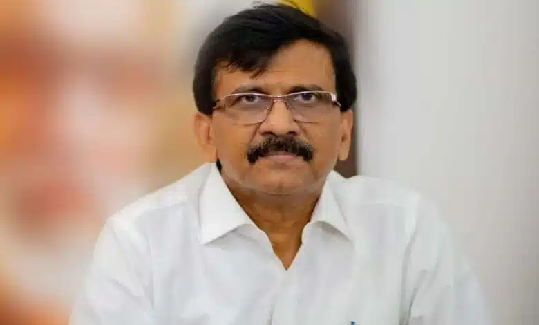 Sanjay Raut targets Shinde, BJP apologizes to Maharashtra