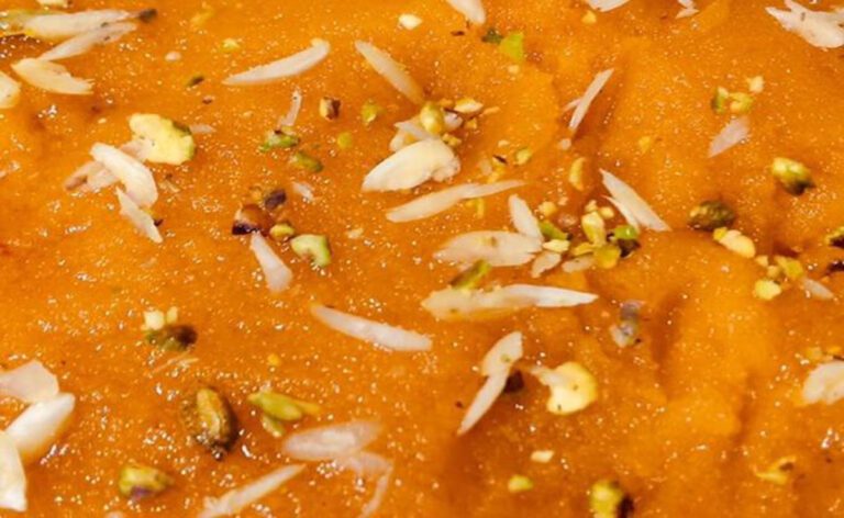 Suji Ka Halwa: खाने के बाद कुछ मीठा खाने का मन हो तो झटपट सूजी का हलवा बनाएं