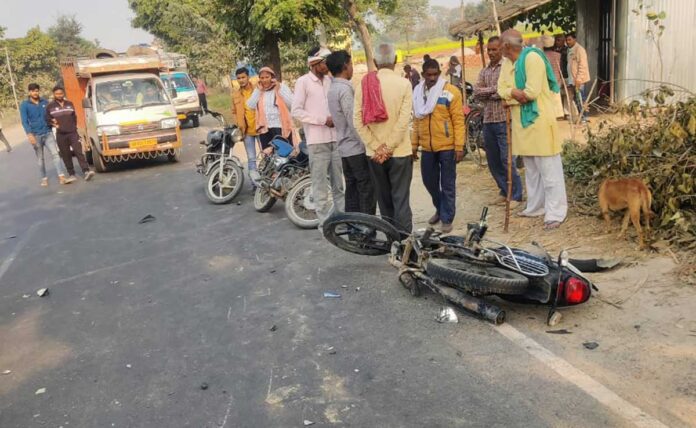 2 bikes collided in Sambhal