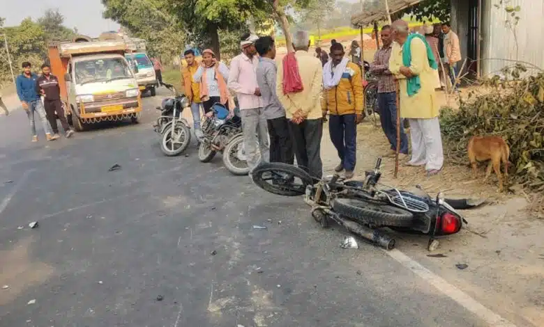 2 bikes collided in Sambhal