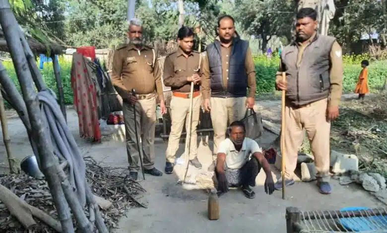 22 ltr of illegal liquor recovered from Amethi