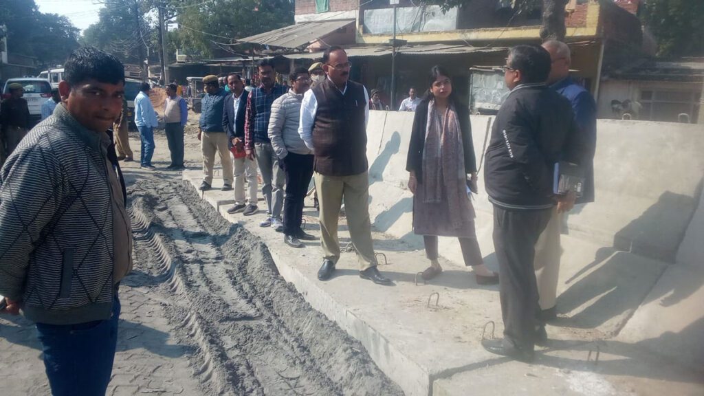 Amethi DM inspected various construction projects