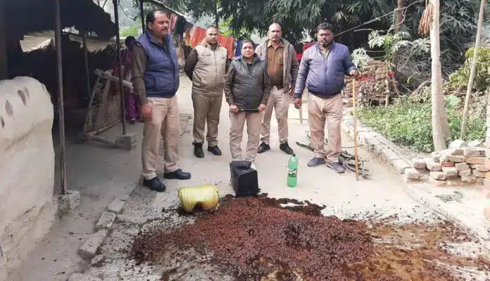 Amethi excise team seized 30 ltr illegal liquor