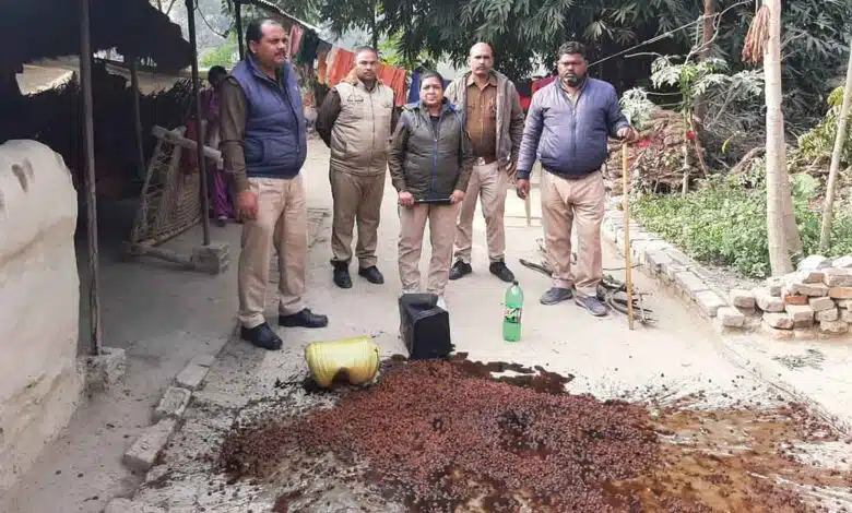 Amethi excise team seized 30 ltr illegal liquor