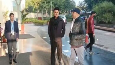 Anil Kapoor and Anupam Kher came to meet Rishabh Pant