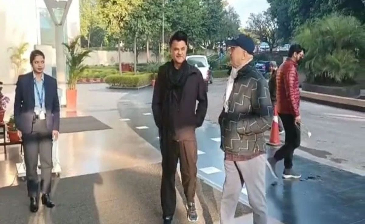 Anil Kapoor and Anupam Kher came to meet Rishabh Pant