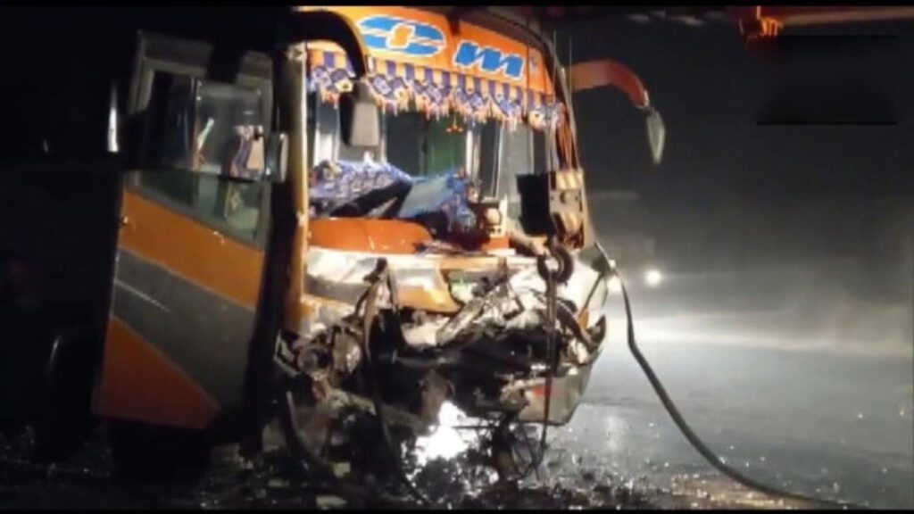 Horrific accident between bus and car in Gujarat