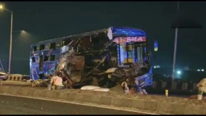 Horrific accident between bus and car in Gujarat