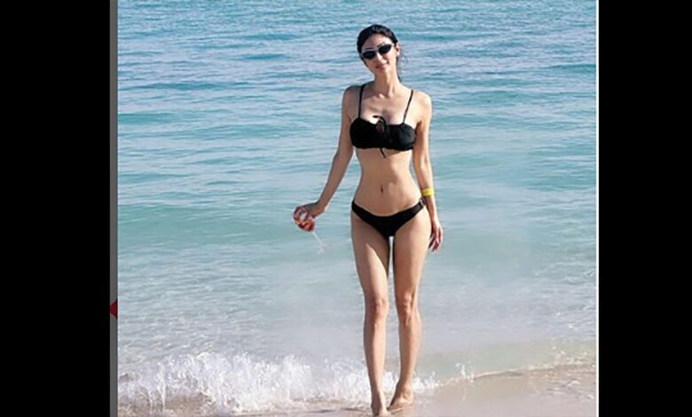 Mouni Roy shares new pictures from Abu Dhabi holiday