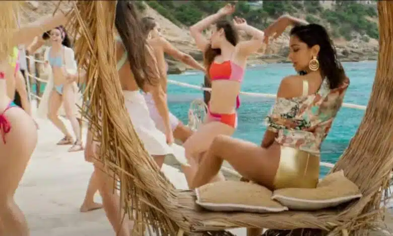 Pathaan's first song Besharam Rang released