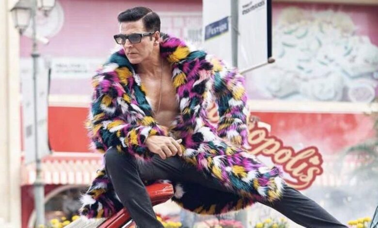 Akshay looks cool in new poster of film Selfiee