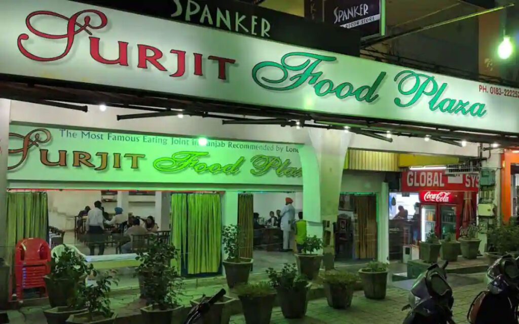 9 famous places to eat in Amritsar
