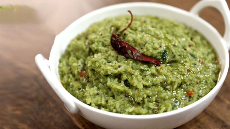 पौष्टिक भोजन के लिए Palak Dal Khichdi जानिए बनाने की विधि